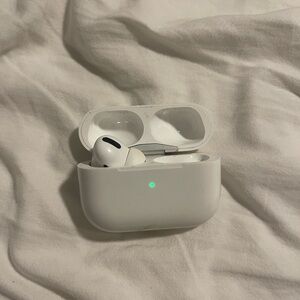 Wireless airpod with Charging Case - left AirPod only